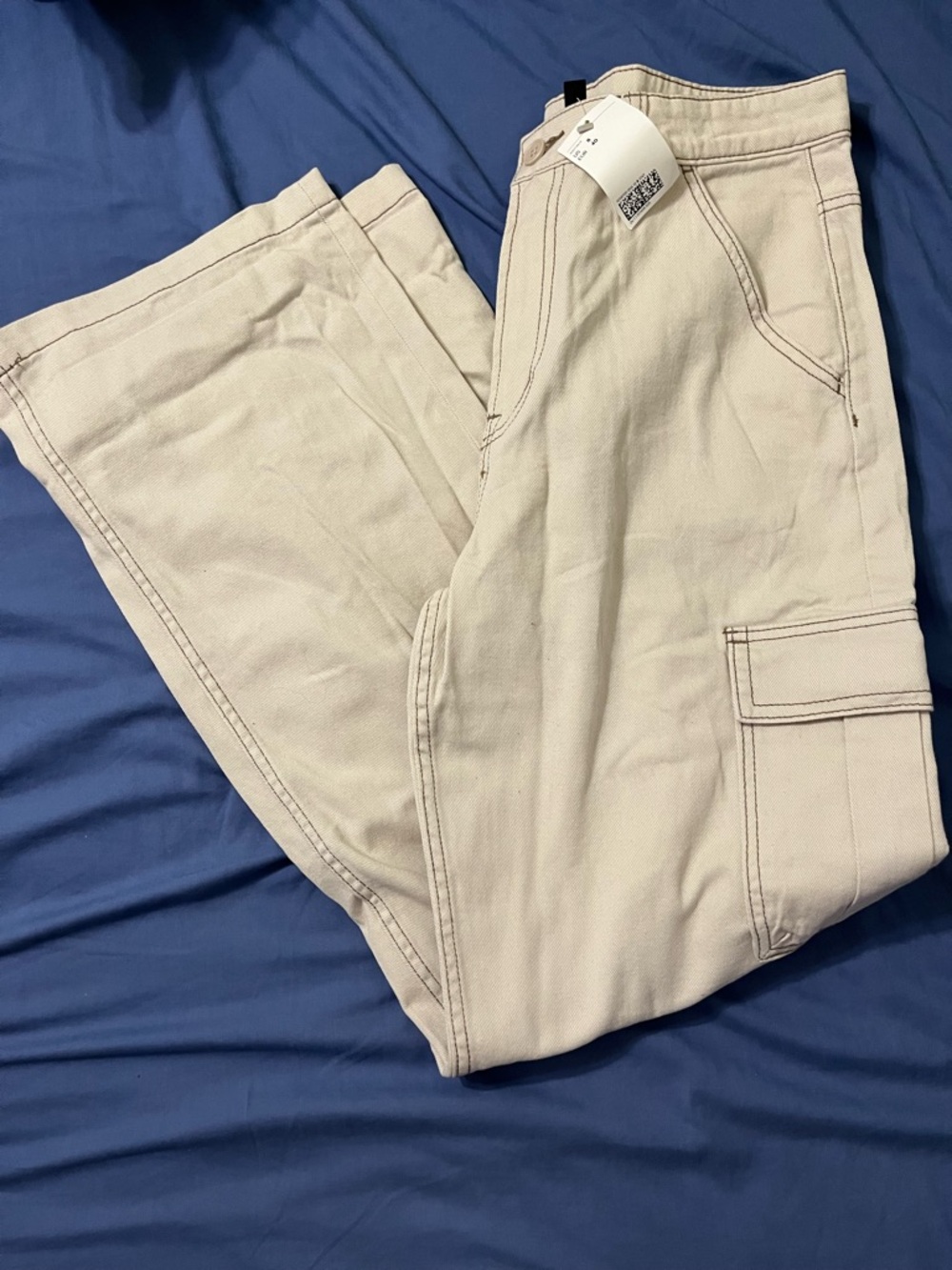 H&M Women’s Baggy 90’s Cargo Jeans in Ivory Coast